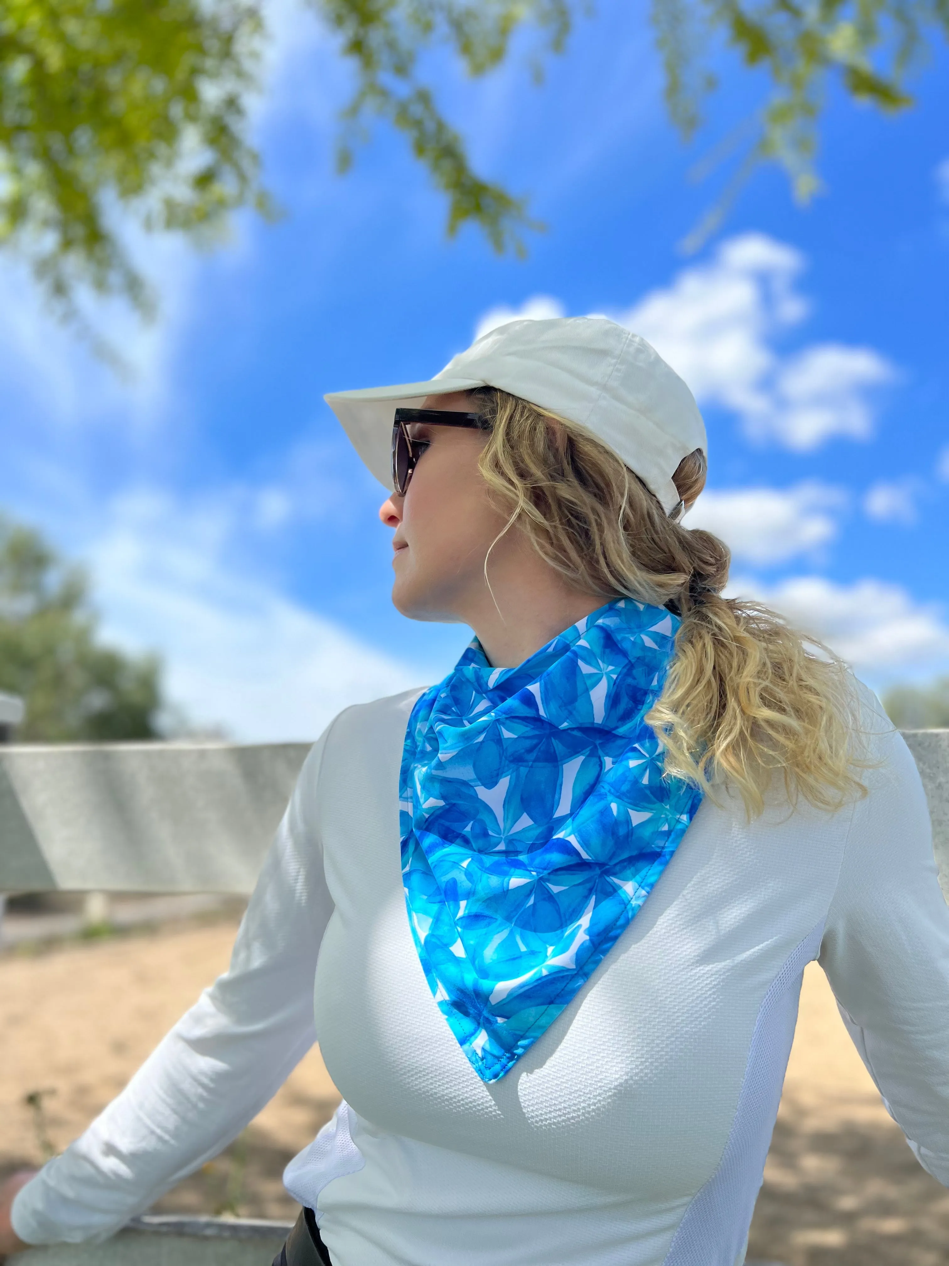 Blue   White Flowers Magnetic Bandana