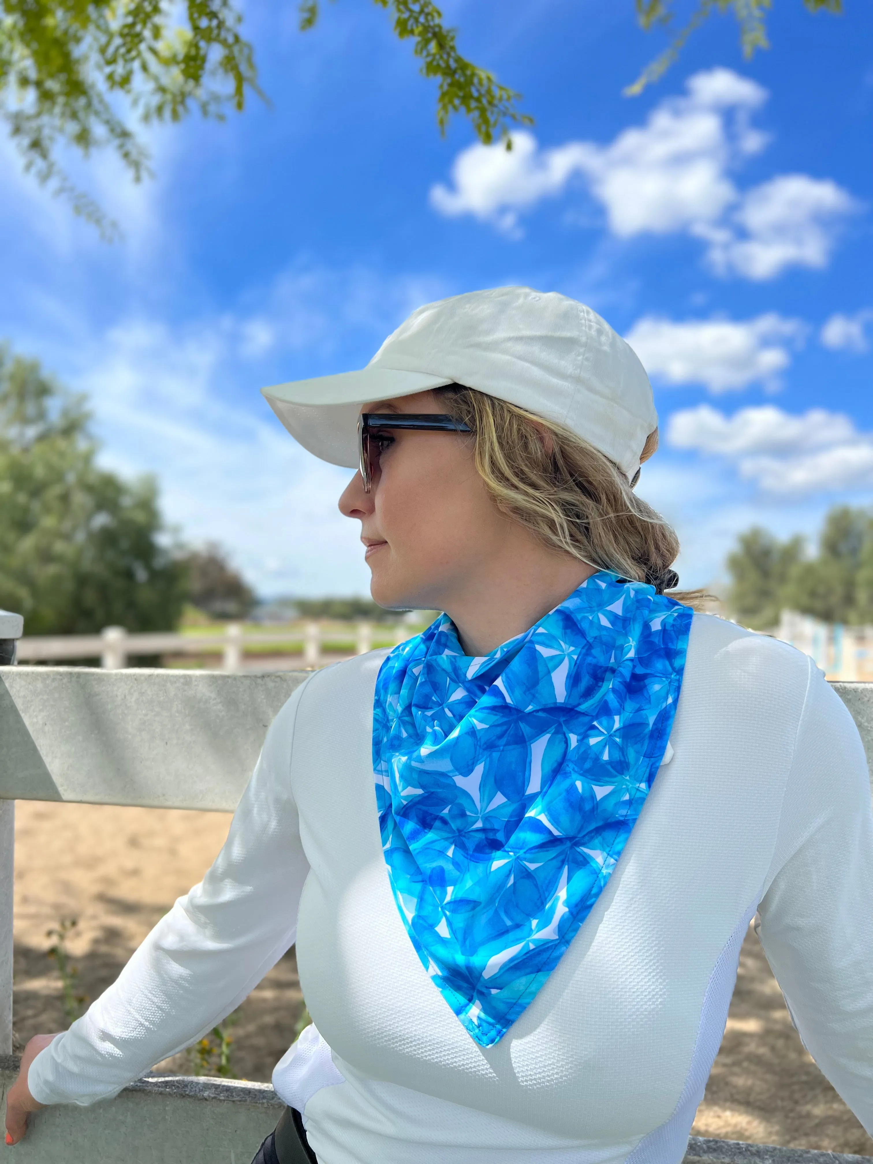 Blue   White Flowers Magnetic Bandana