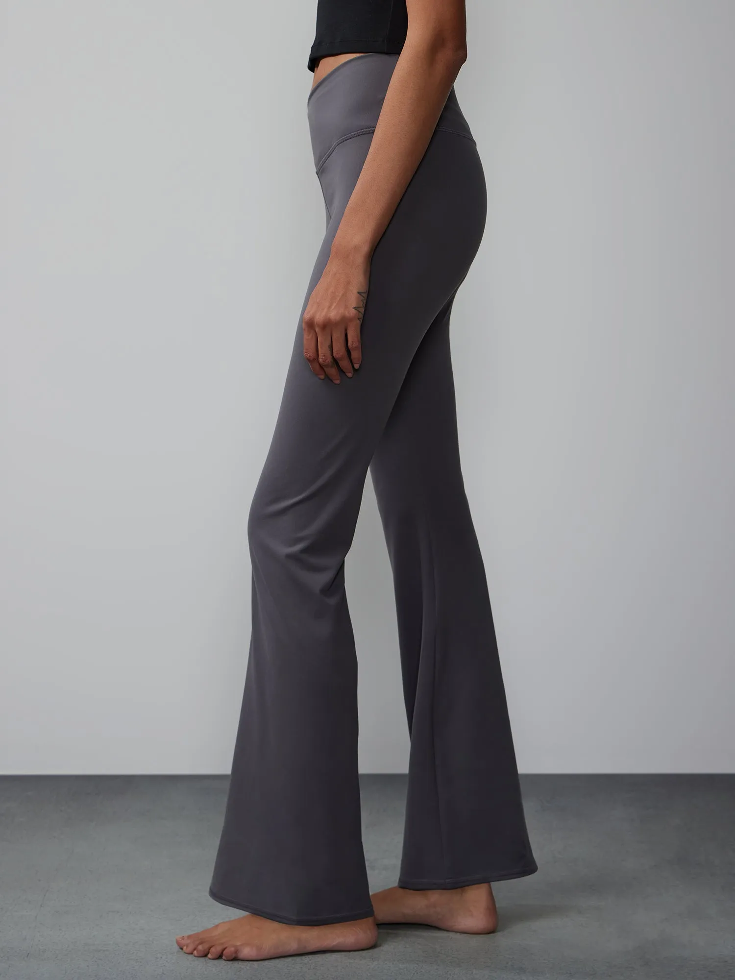 High V-Waist Flare Pant