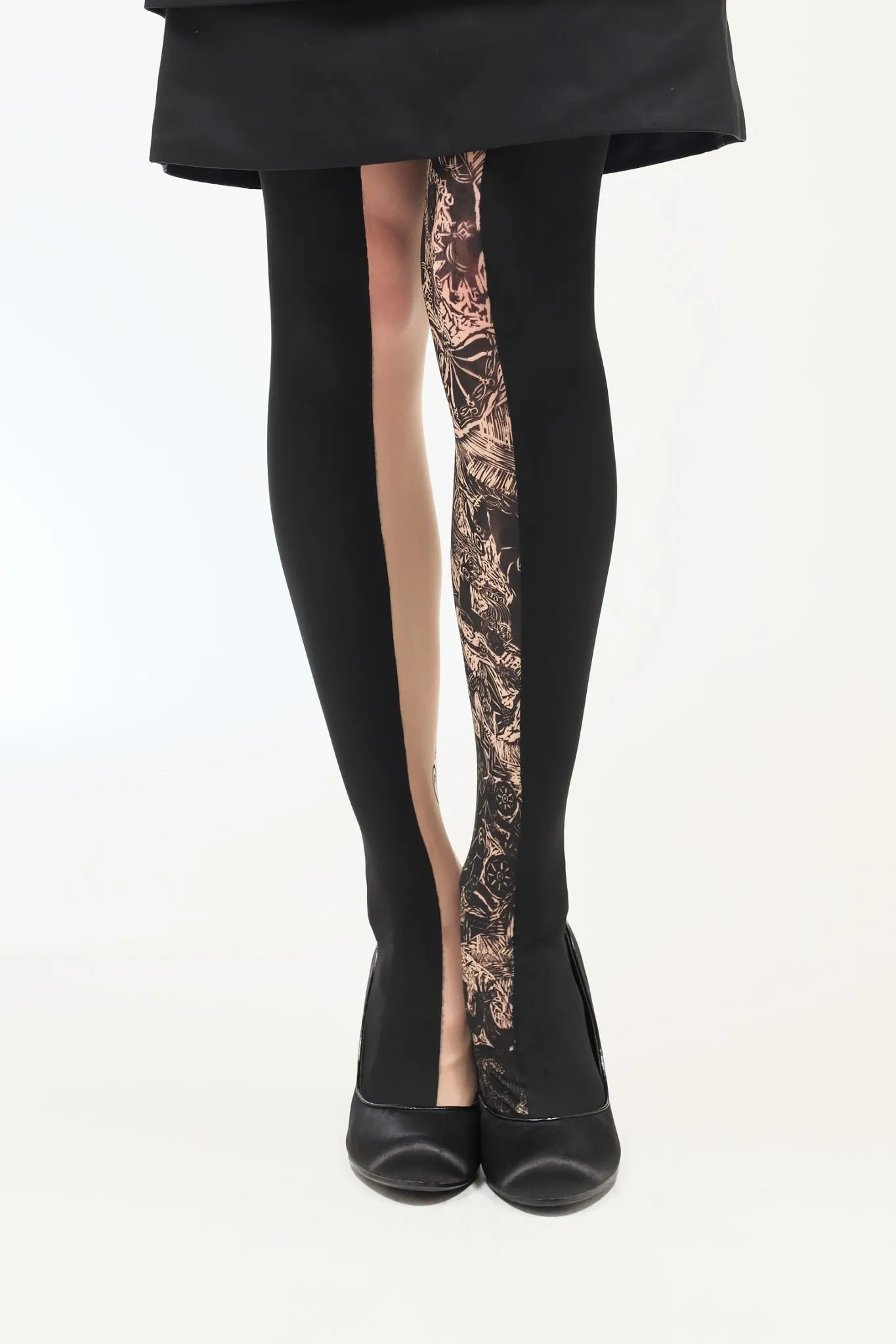 TATTOO TIGHTS /  One-legged print